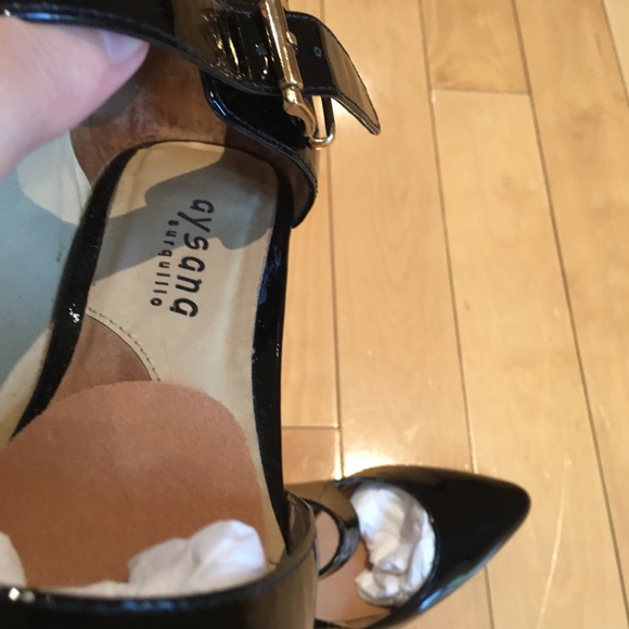 Patent leather ultra comfy heel - Picture 12 of 14